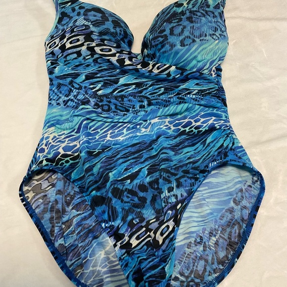 Miraclesuit Blue One Piece Swimsuit with V-Neckline and Ruched Bodice - Picture 3 of 15